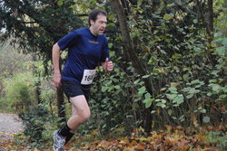 Mit Kind kommt man nicht zum Fotografieren...
Ohne Bild;
Enrico Wiessner 13:04 Platz 21
Werner Frost 18:55 Platz 98, Platz 2 M70
Michael Betsch 20:55, Platz 112